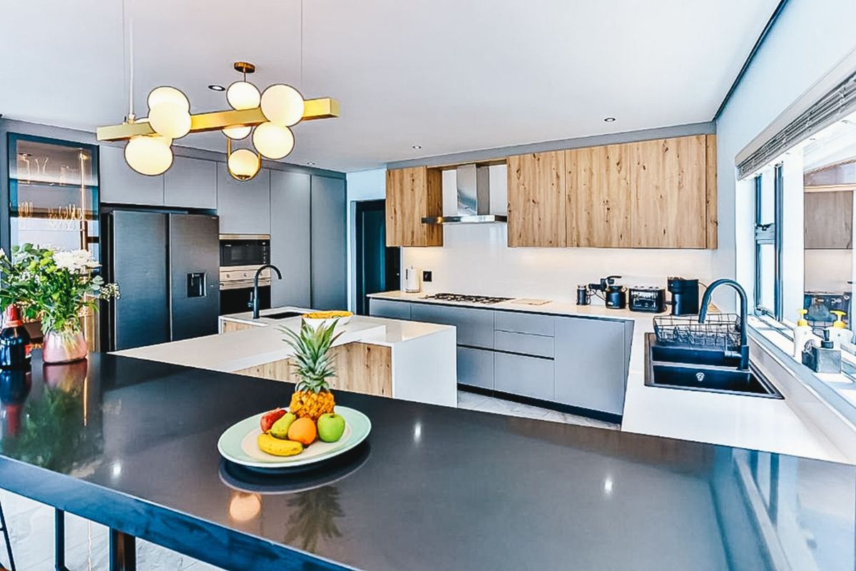 House For Sale in Sheffield Beach - Photo 4