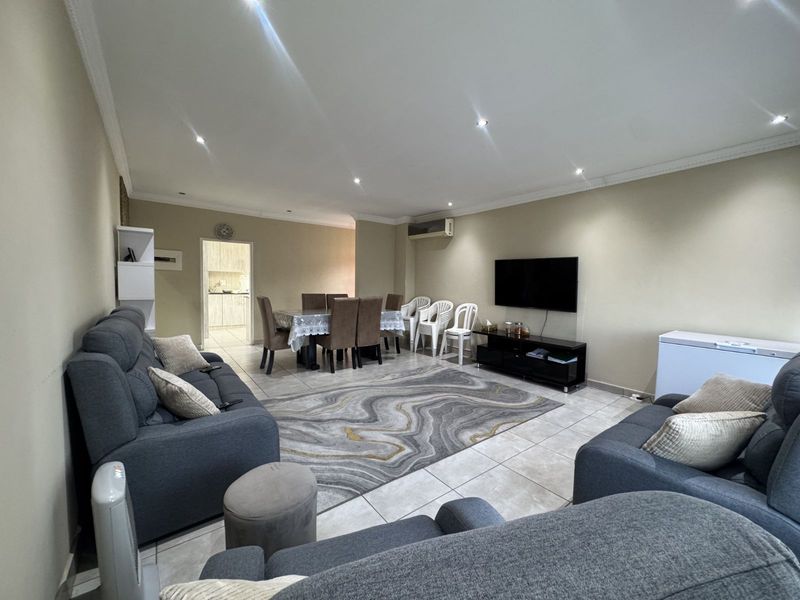 Apartment For Sale in Laudium - Photo 5