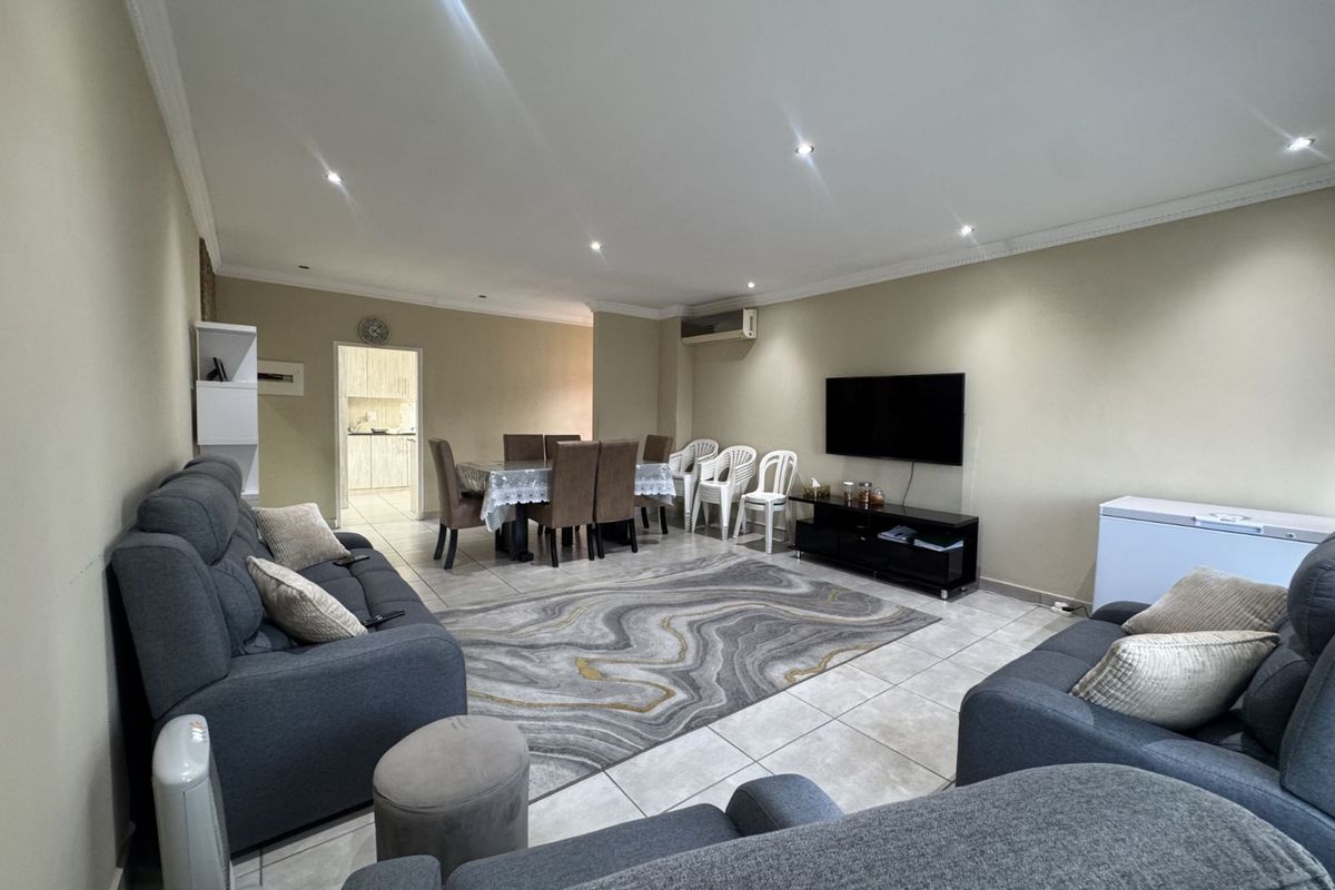 Apartment For Sale in Laudium - Photo 5