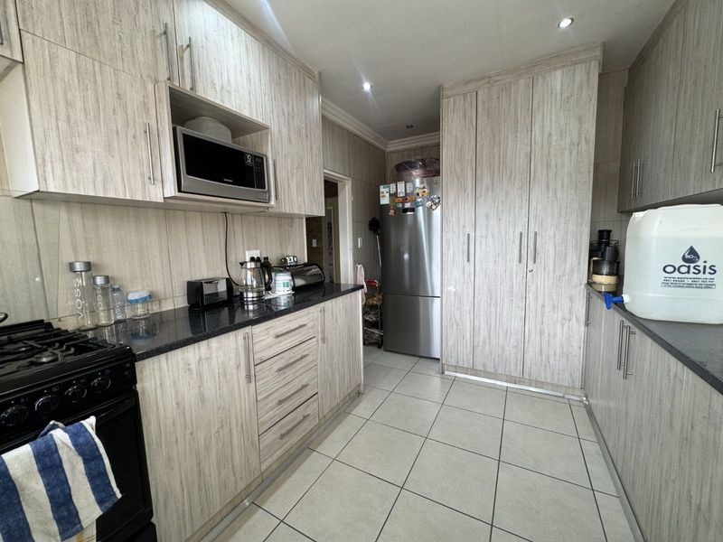Apartment For Sale in Laudium - Photo 9