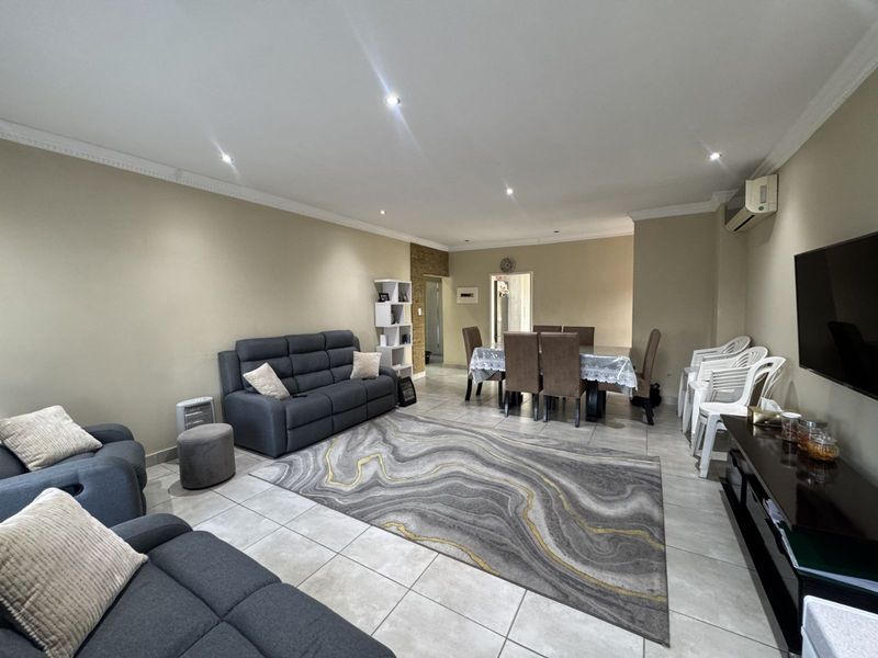 Apartment For Sale in Laudium - Photo 4