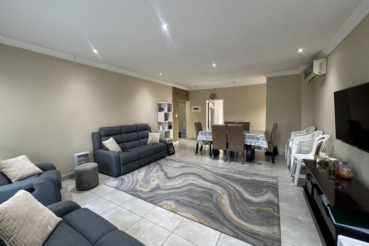 Apartment For Sale in Laudium - Photo 4
