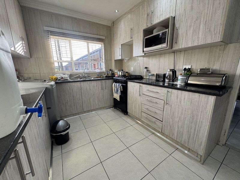 Apartment For Sale in Laudium - Photo 8
