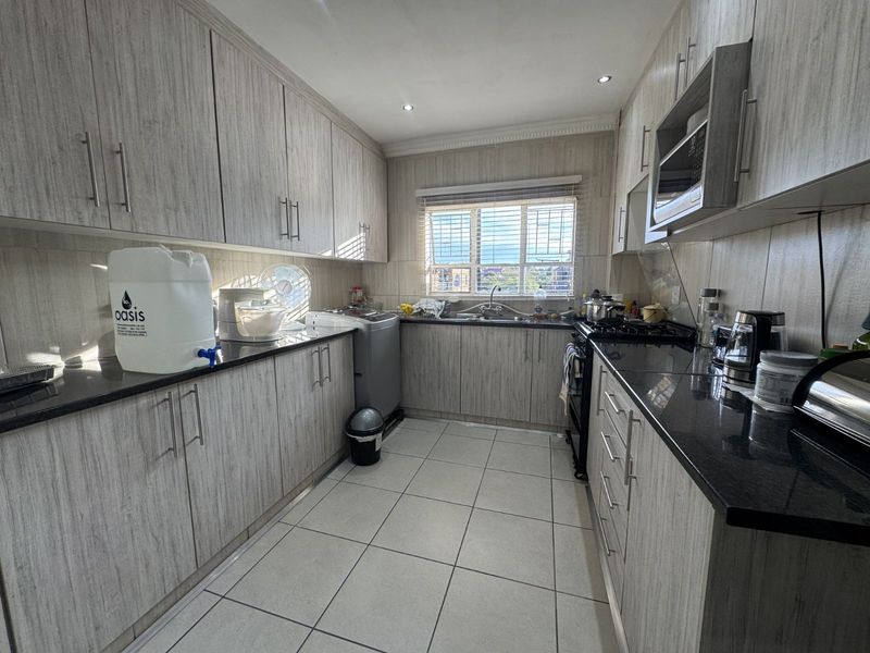 Apartment For Sale in Laudium - Photo 7