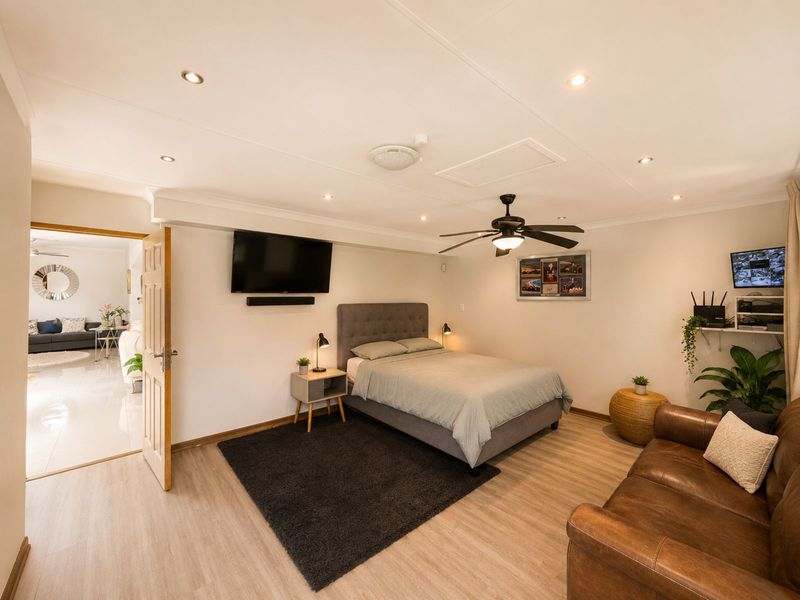 House For Sale in Bryanston - Photo 9