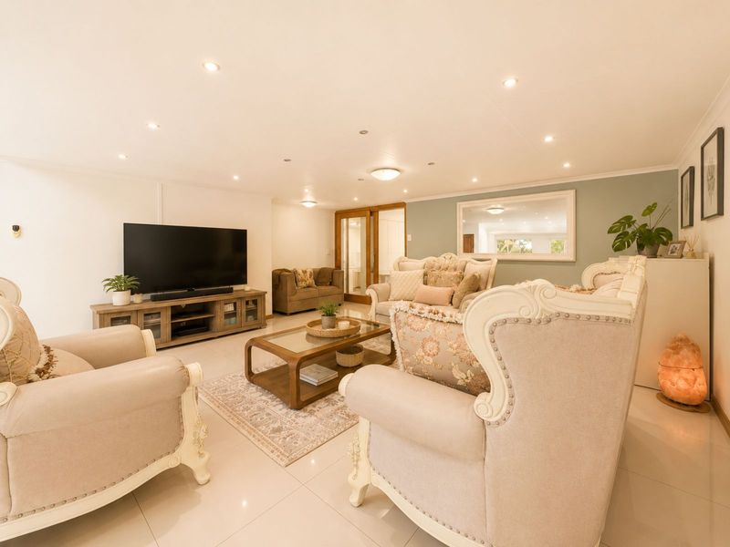 House For Sale in Bryanston - Photo 8