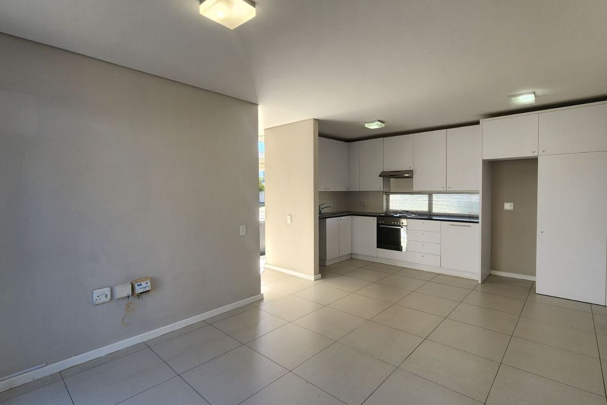 Townhouse To Rent in Somerset Lakes - Photo 5