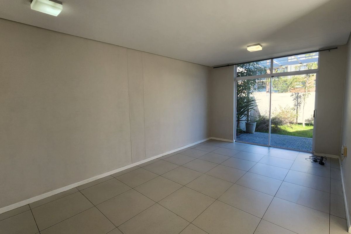 Townhouse To Rent in Somerset Lakes - Photo 4