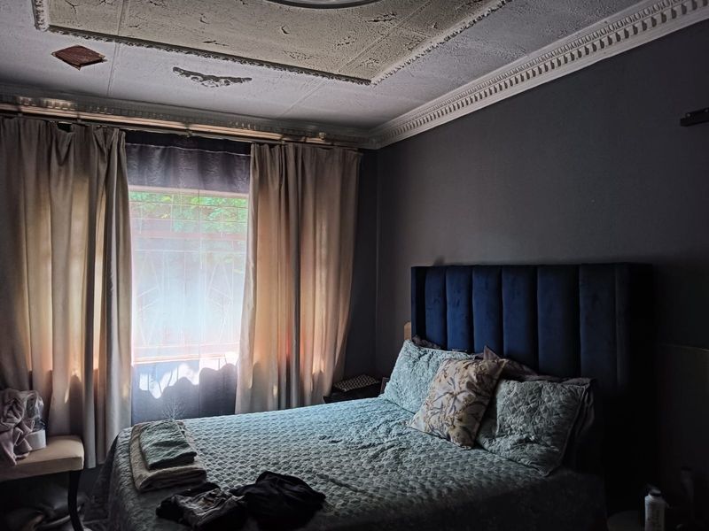 House For Sale in Jan Niemand Park - Photo 6