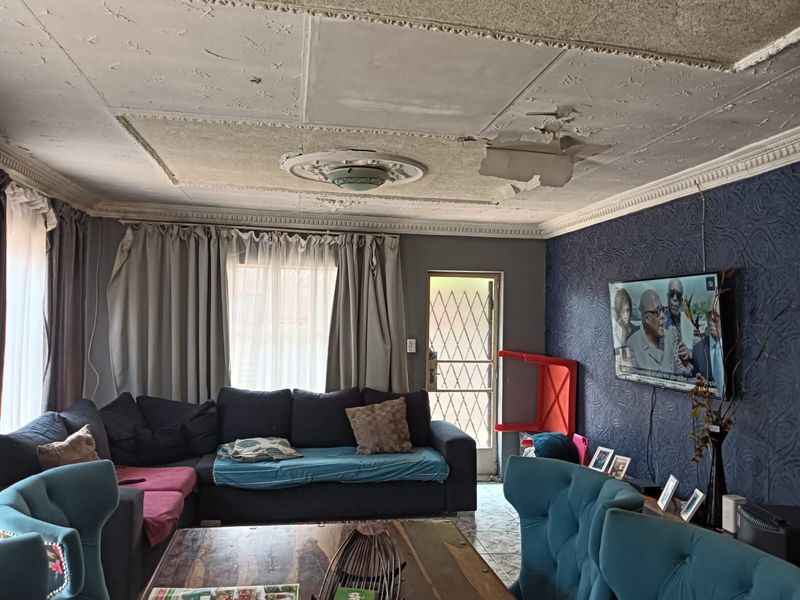 House For Sale in Jan Niemand Park - Photo 5