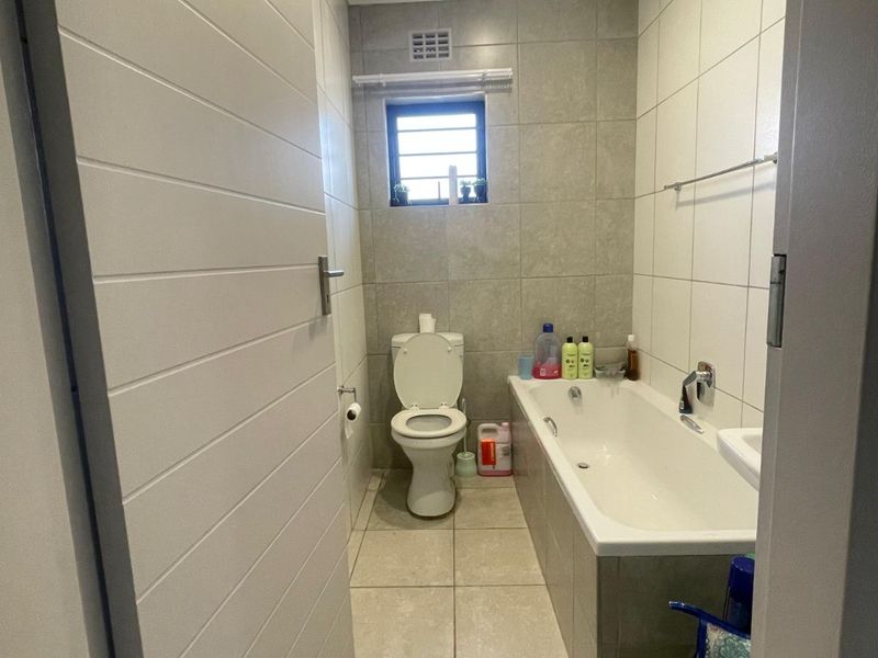 House For Sale in Lotus Gardens - Photo 9