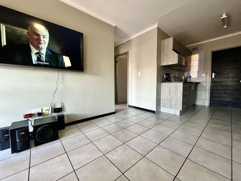 House For Sale in Heuweloord - Photo 3