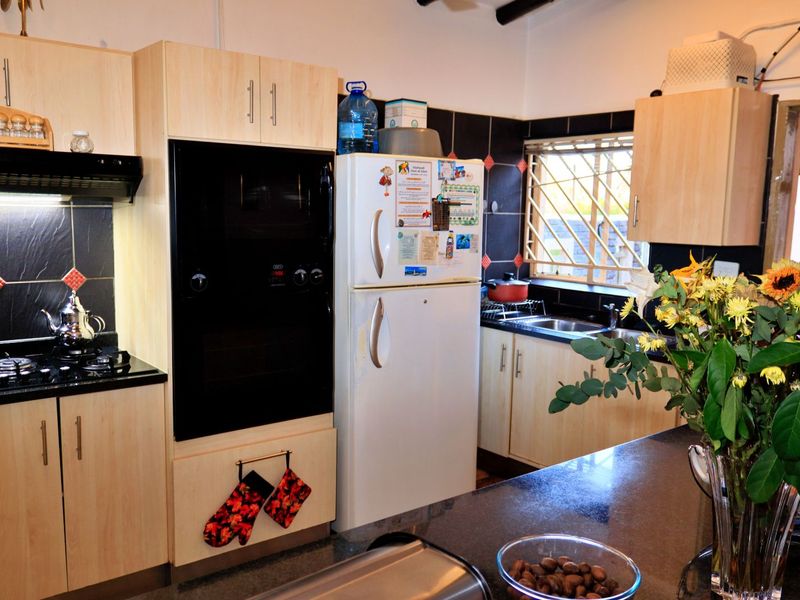 House For Sale in Erasmia - Photo 5