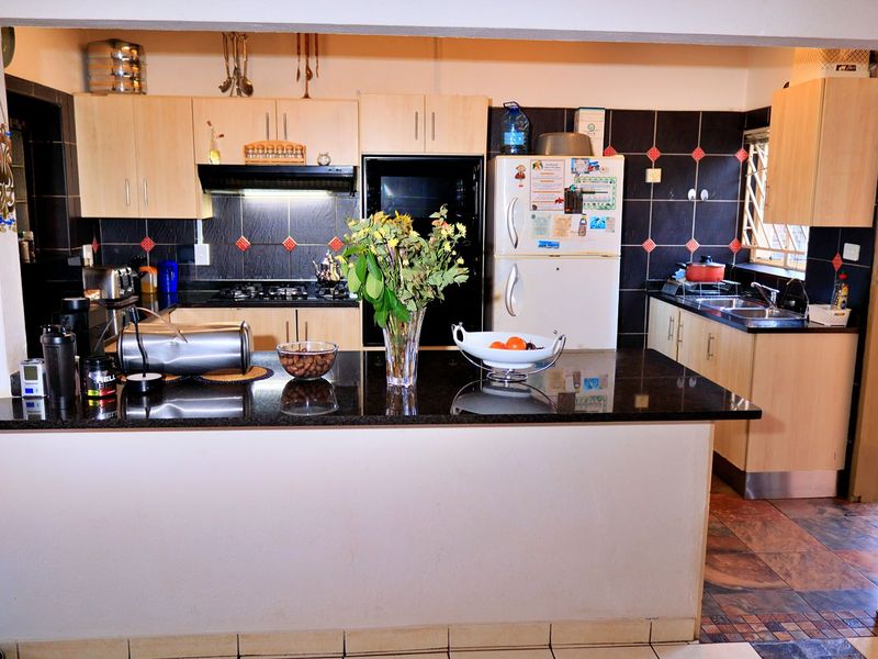 House For Sale in Erasmia - Photo 6