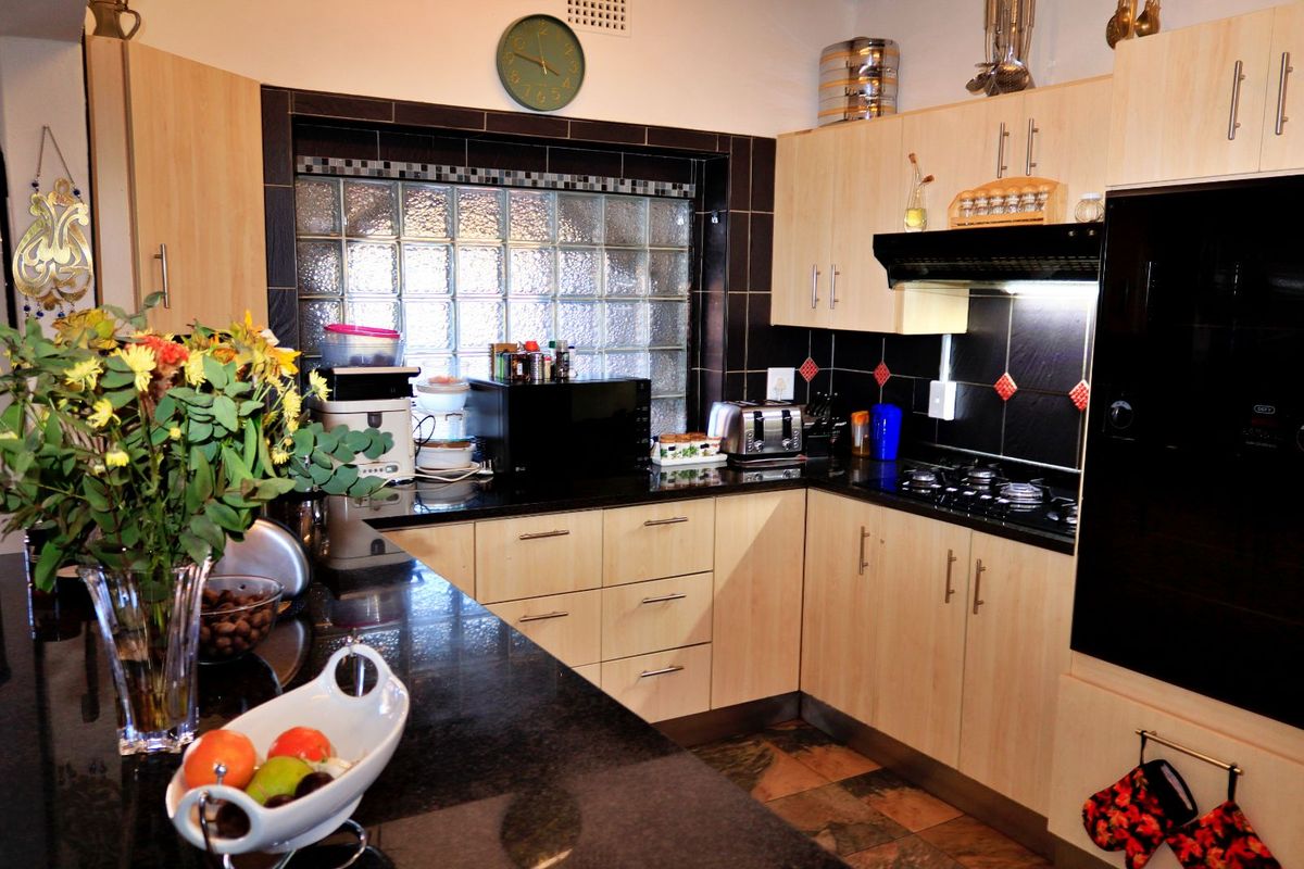 House For Sale in Erasmia - Photo 4