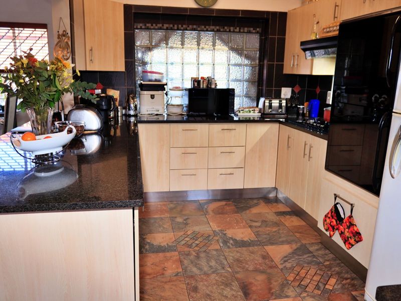 House For Sale in Erasmia - Photo 7