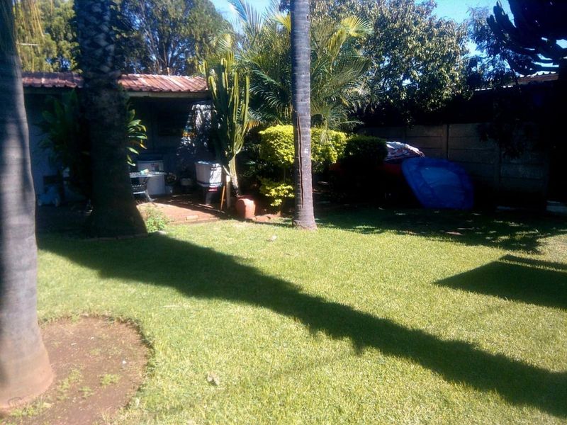 House For Sale in Eersterust - Photo 2