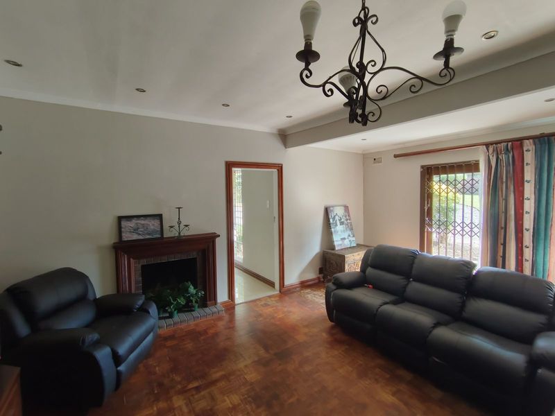 House For Sale in Hillcrest Central - Photo 9
