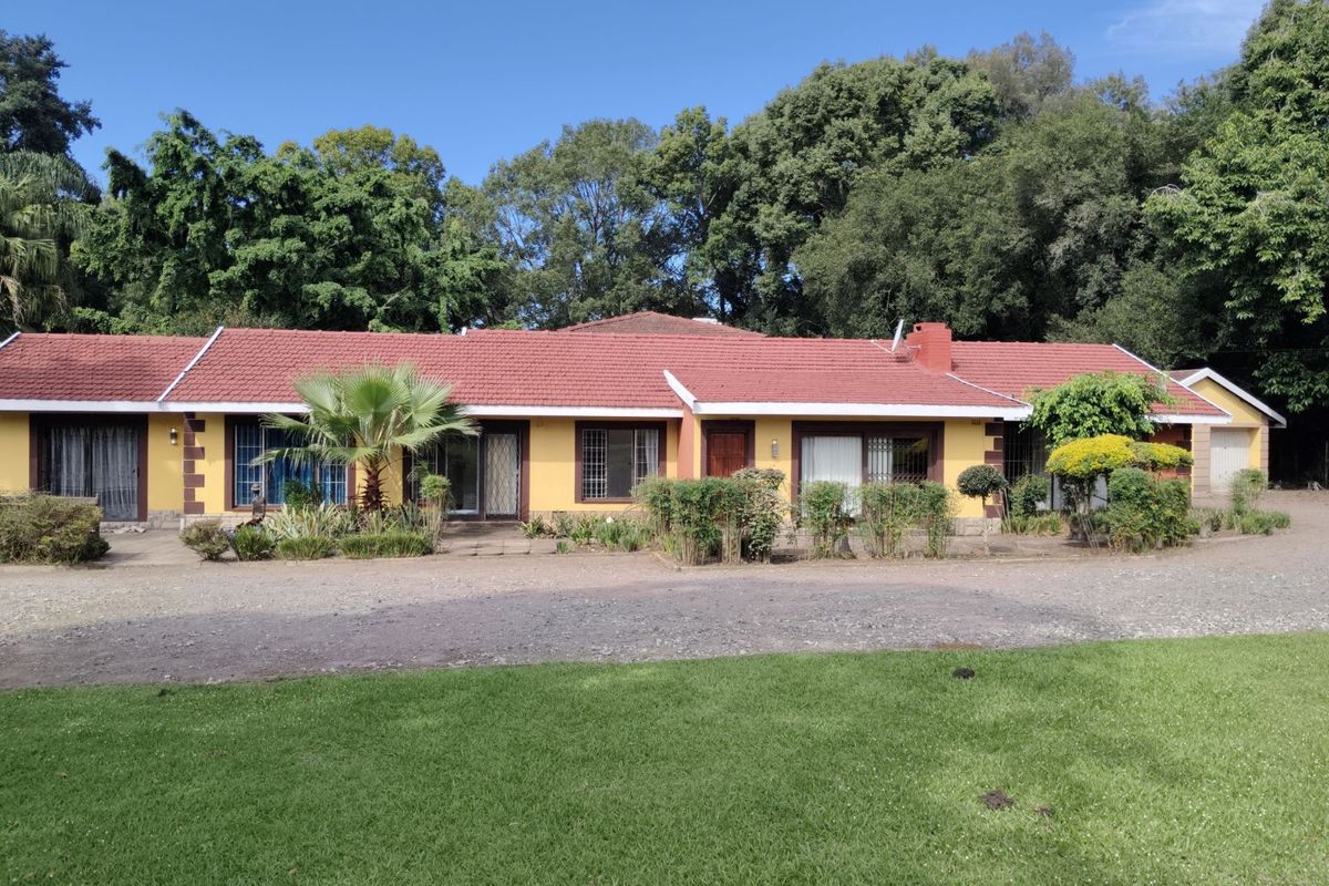 House For Sale in Hillcrest Central - Photo 3