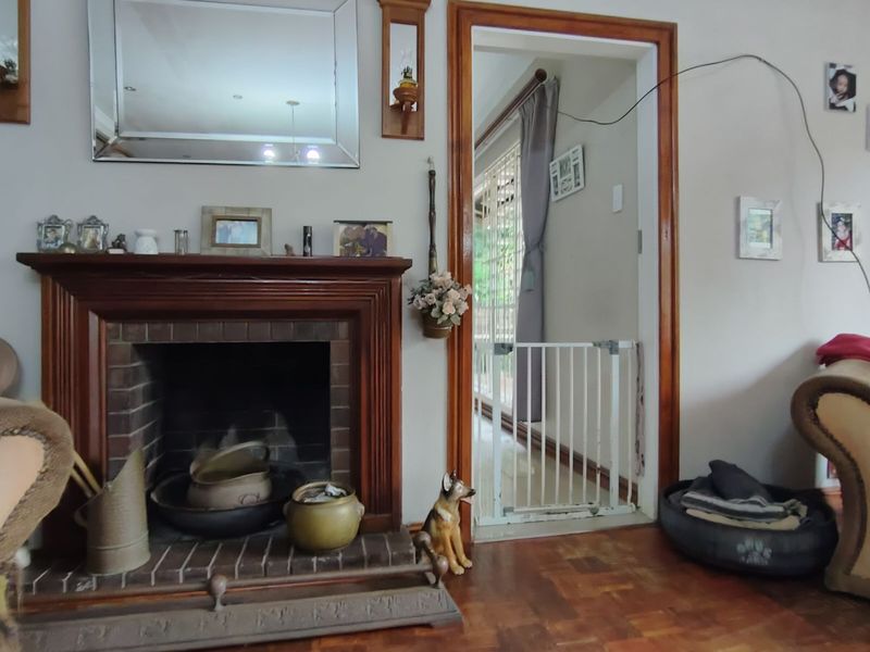 House For Sale in Hillcrest Central - Photo 7
