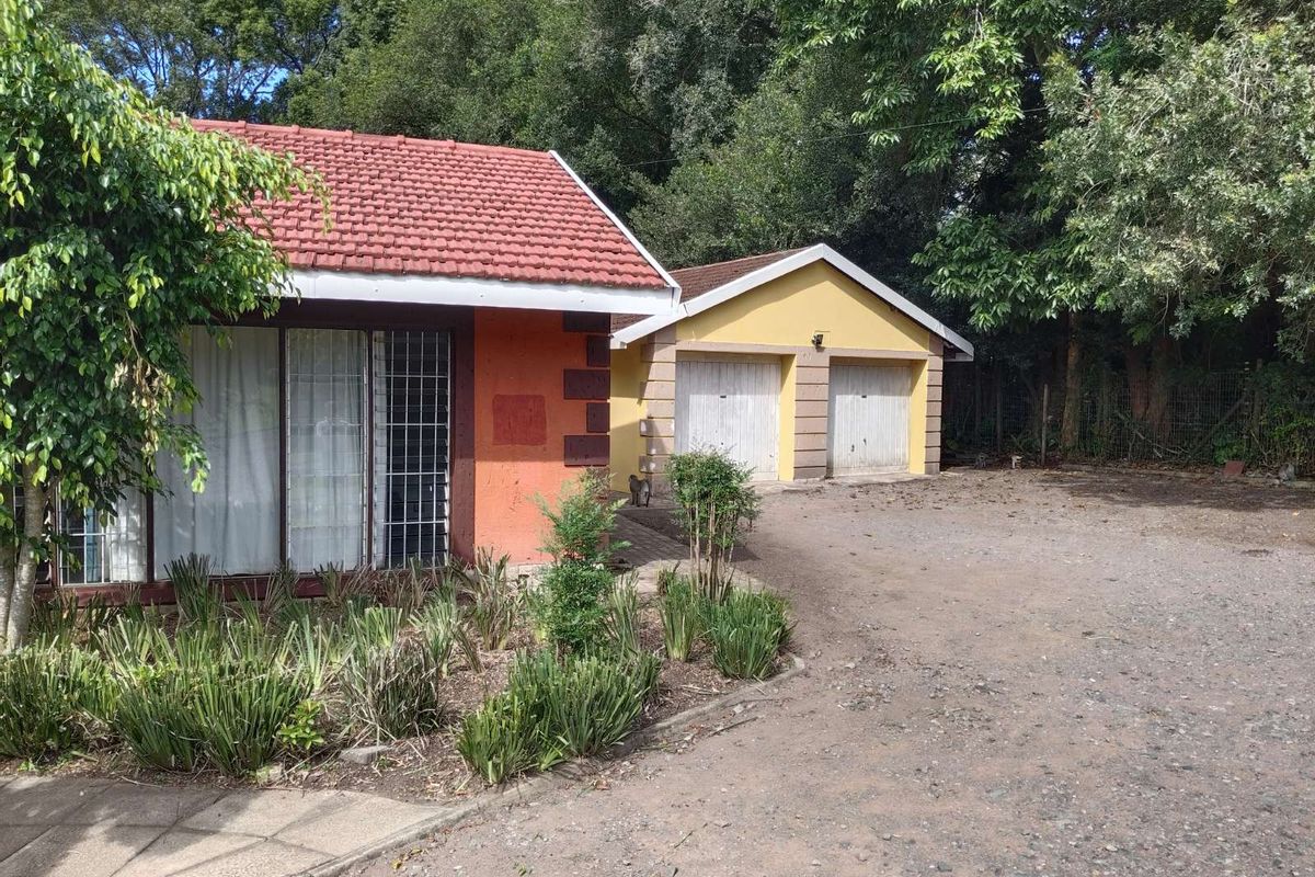 House For Sale in Hillcrest Central - Photo 2
