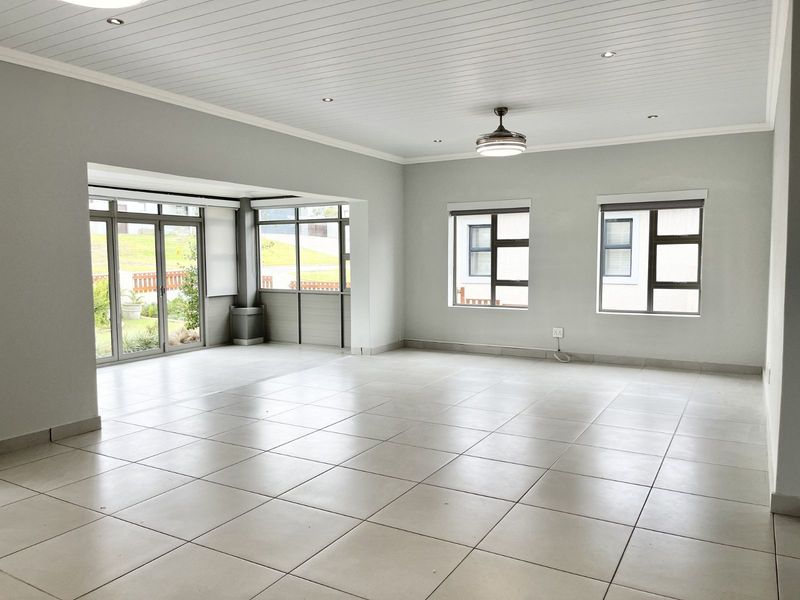 House For Sale in Blue Mountain Village - Photo 5