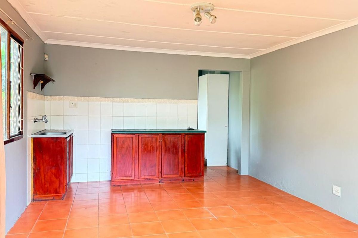 House To Rent in Glenmore - Photo 4
