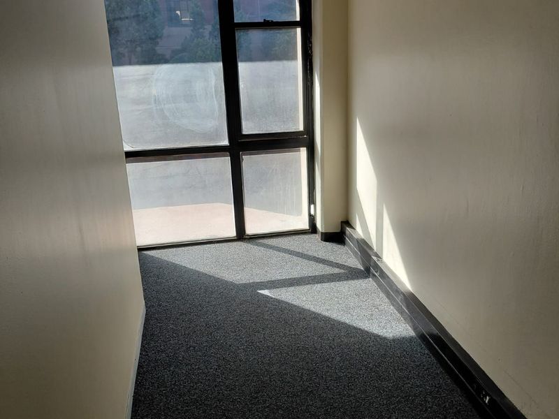 Business To Rent in Arcadia - Photo 9