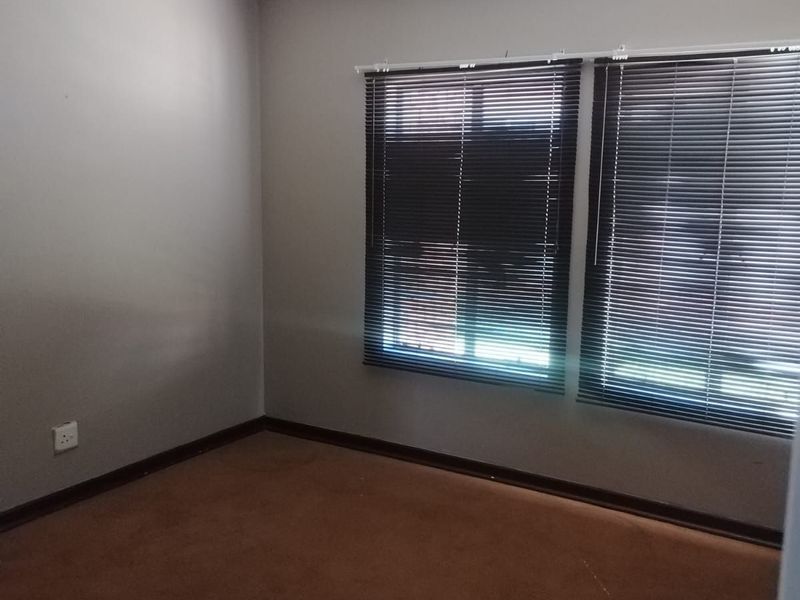 Townhouse For Sale in Reyno Ridge - Photo 10