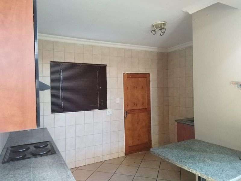 Townhouse For Sale in Reyno Ridge - Photo 3