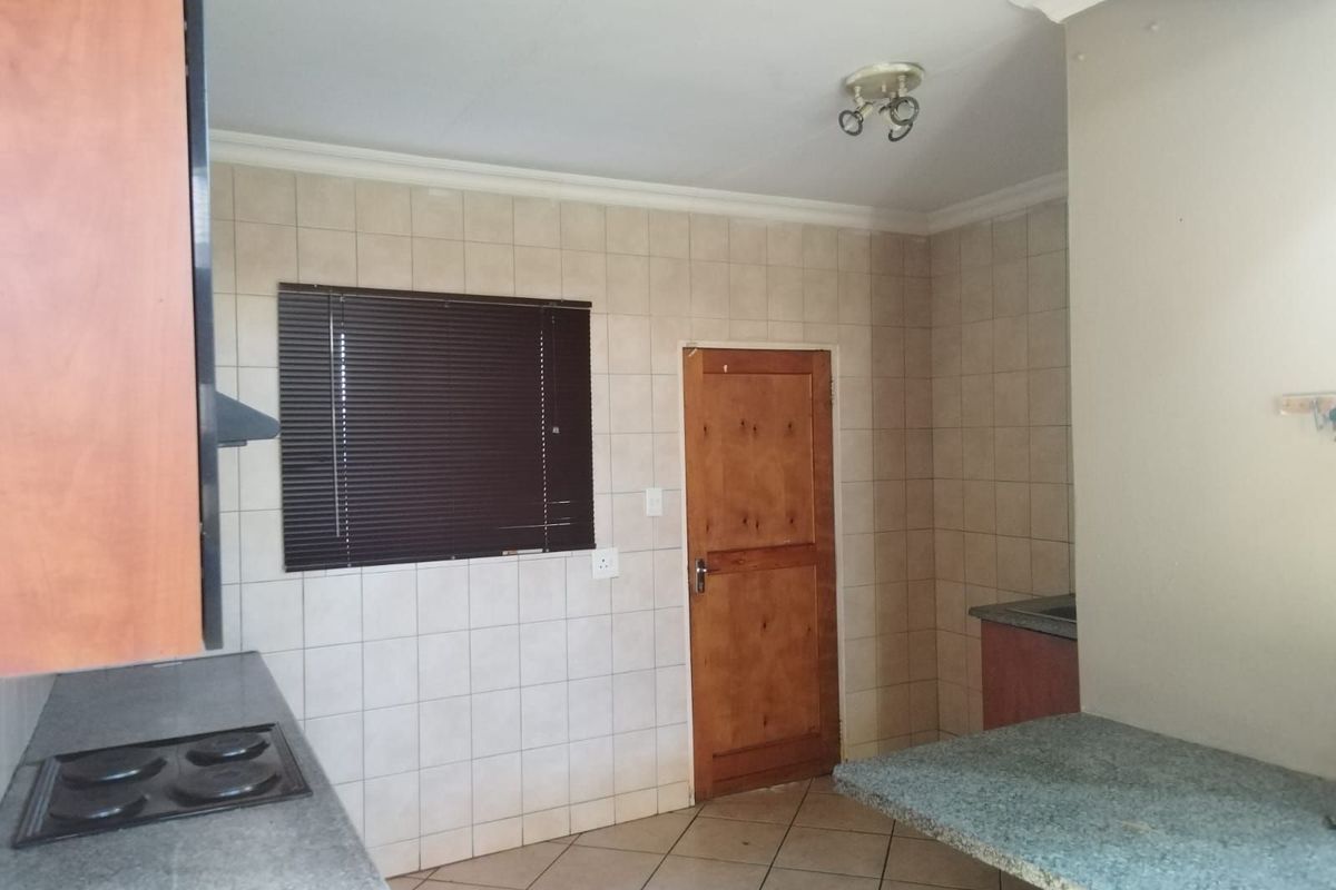 Townhouse For Sale in Reyno Ridge - Photo 3