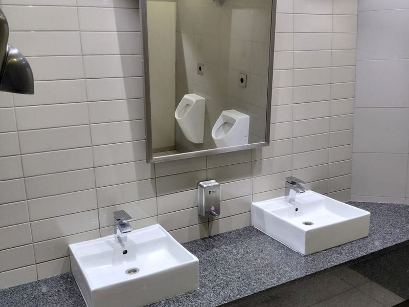 Business To Rent in Arcadia - Photo 6