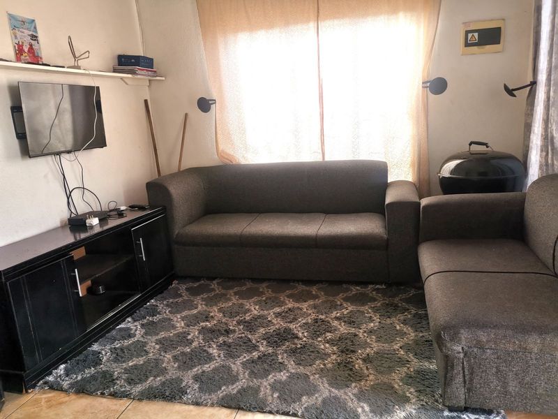 House For Sale in Soshanguve Ext - Photo 3