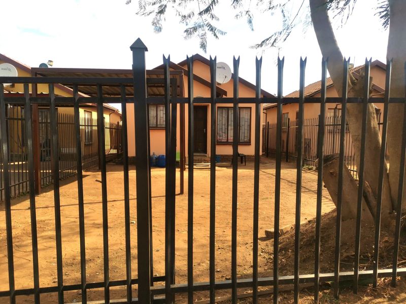 House For Sale in Soshanguve Ext - Photo 10