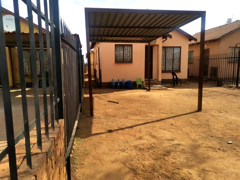 House For Sale in Soshanguve Ext - Photo 9