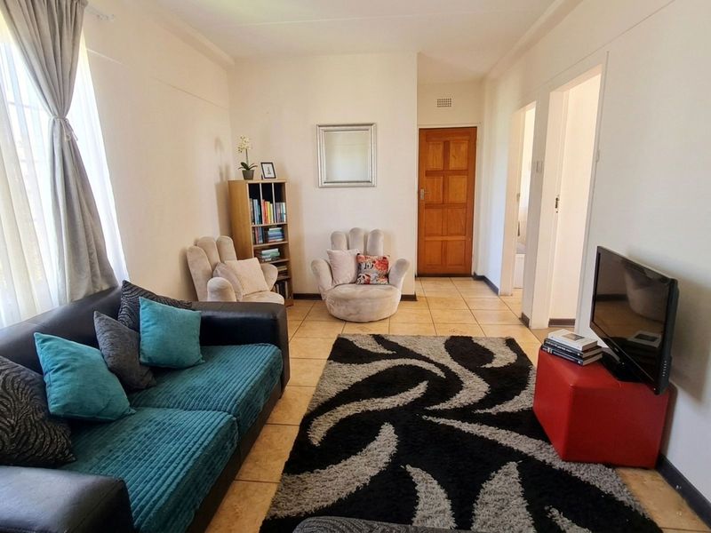 Apartment For Sale in Sophiatown - Photo 3