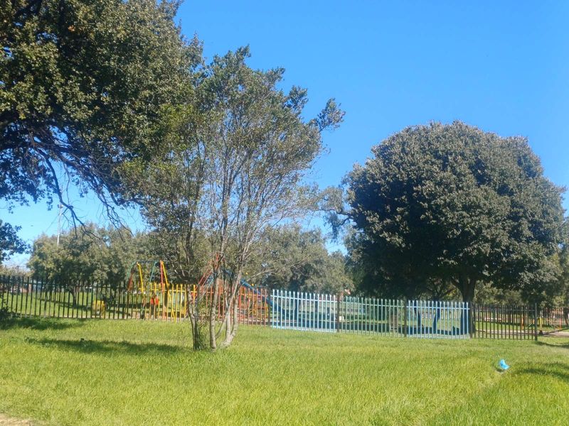 Apartment For Sale in Sophiatown - Photo 8