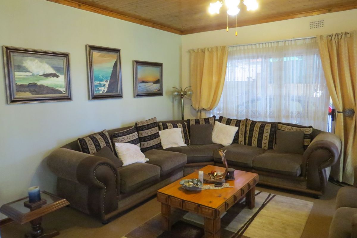 House For Sale in Vanderbijlpark Cw - Photo 3