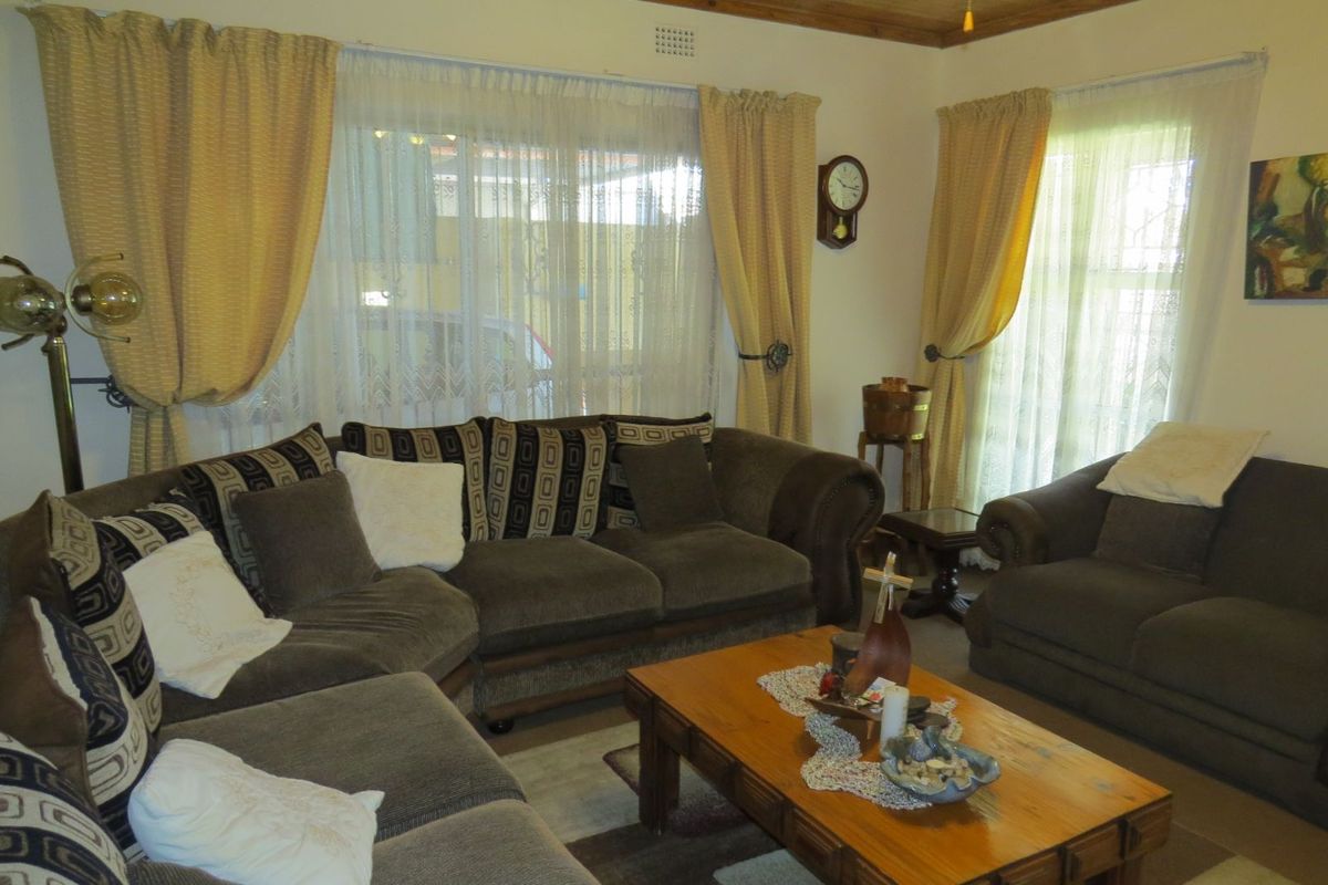 House For Sale in Vanderbijlpark Cw - Photo 4