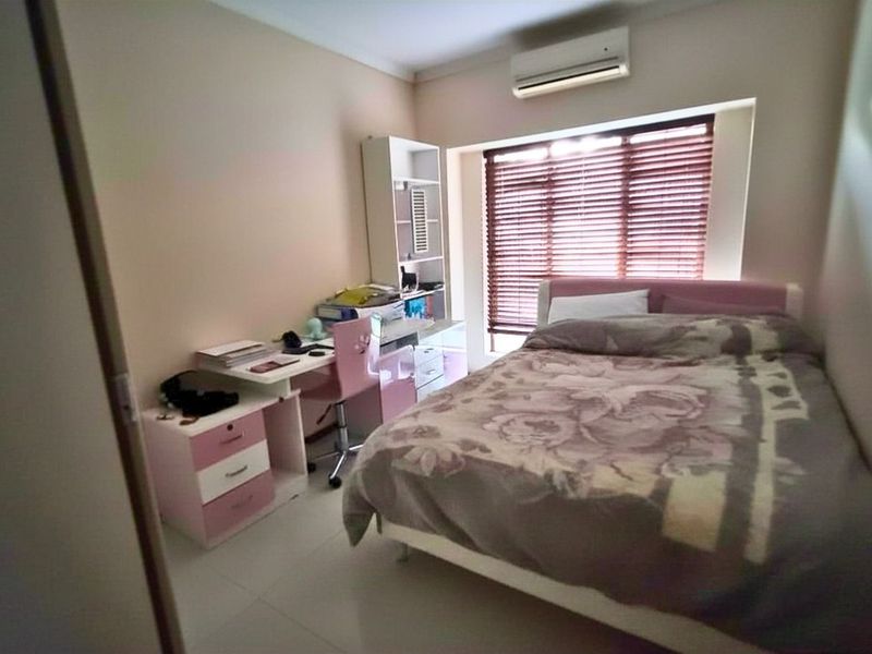 Townhouse For Sale in Sagewood - Photo 10