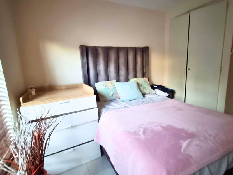 Townhouse For Sale in Sagewood - Photo 9