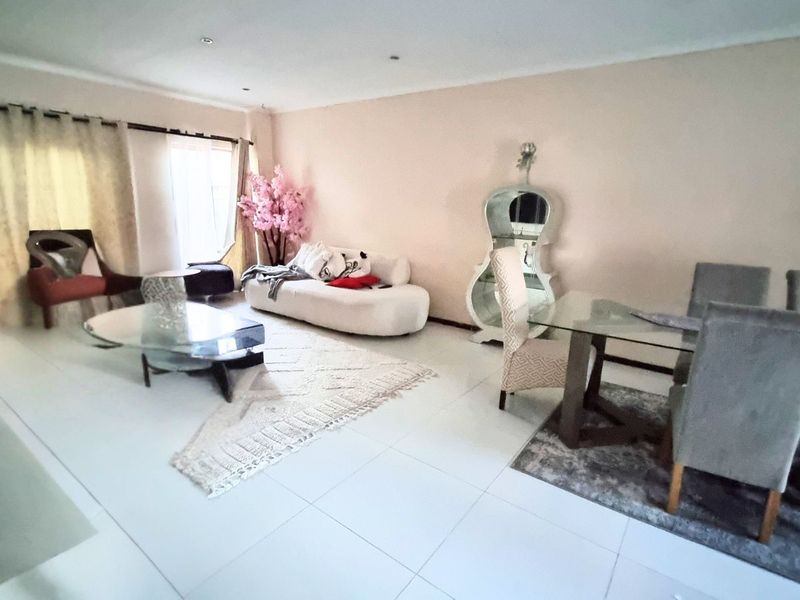 Townhouse For Sale in Sagewood - Photo 7