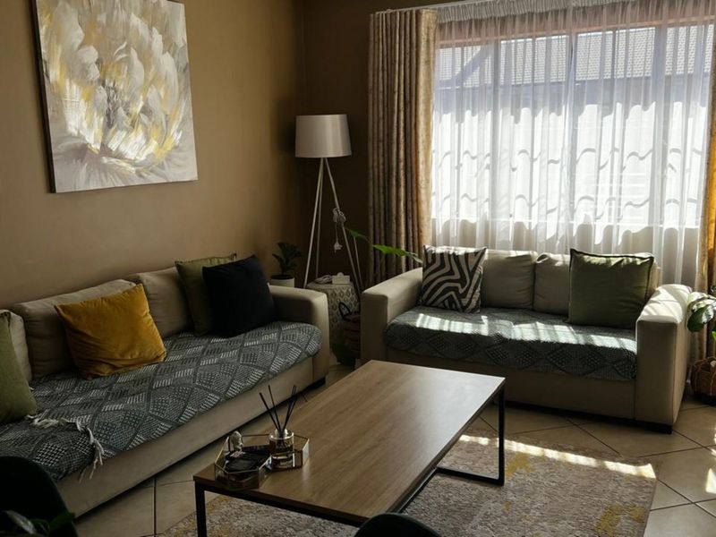 Townhouse For Sale in Noordwyk - Photo 9
