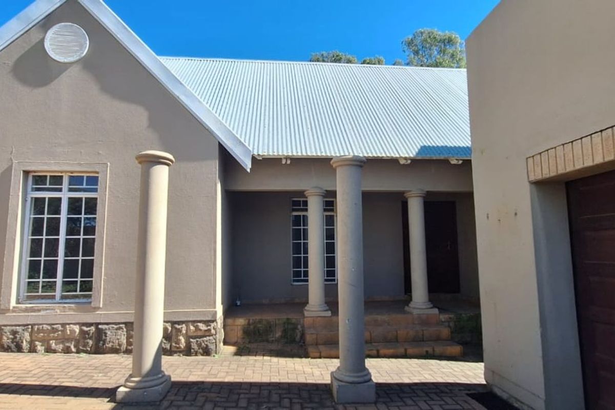 Townhouse For Sale in Cullinan Central - Photo 3