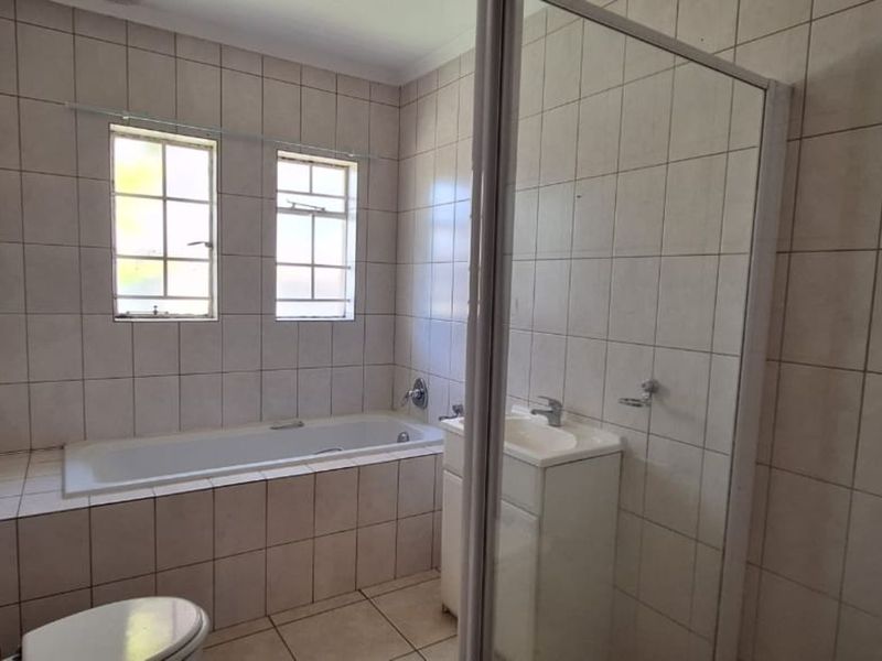Townhouse For Sale in Cullinan Central - Photo 9
