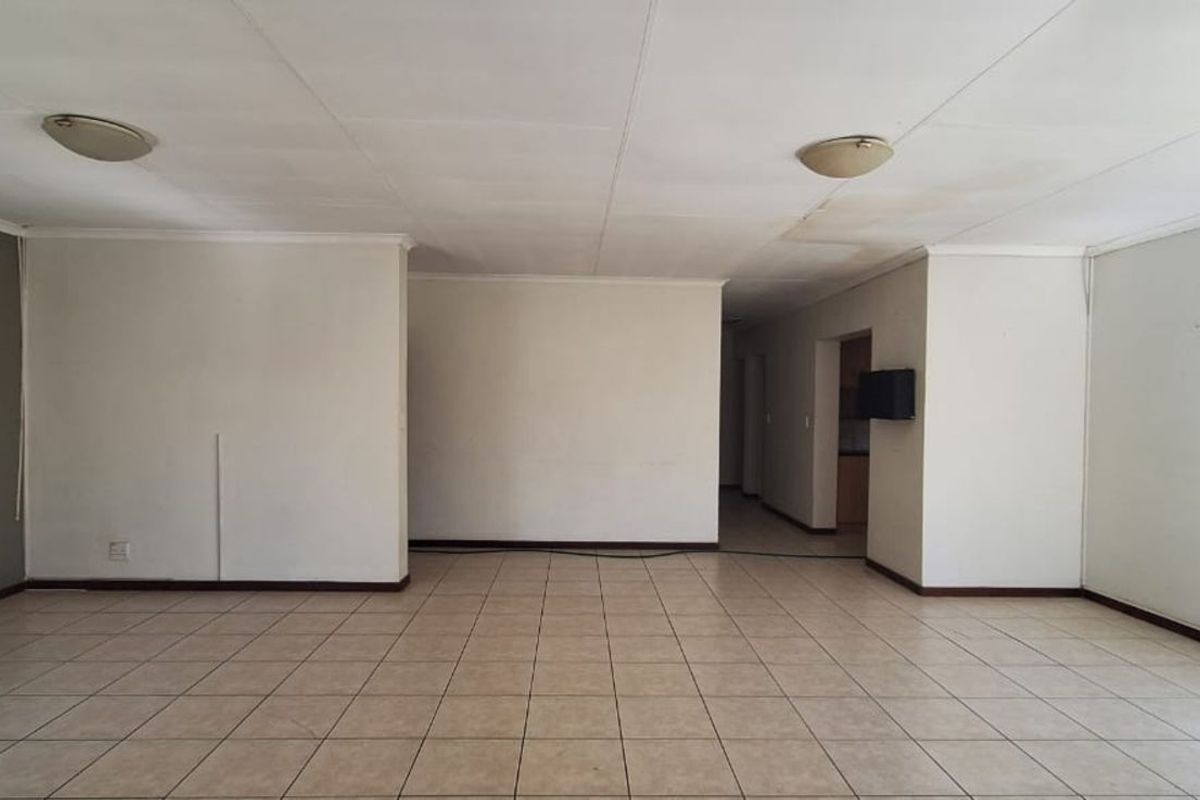Townhouse For Sale in Cullinan Central - Photo 4