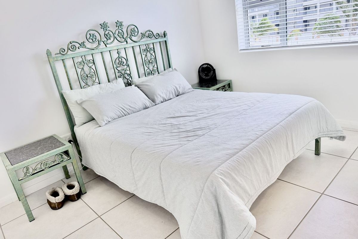 Townhouse For Sale in Pinelands - Photo 2