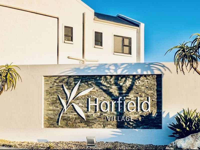 Townhouse For Sale in Pinelands - Photo 3