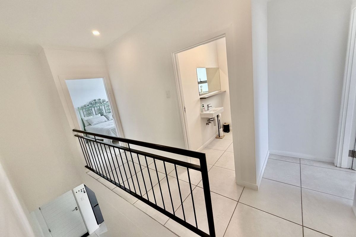 Townhouse For Sale in Pinelands - Photo 5