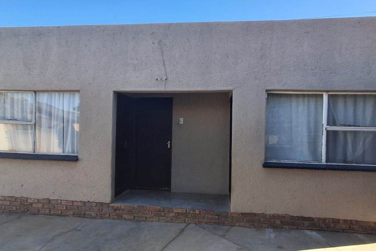 House For Sale in Soshanguve Ext - Photo 5